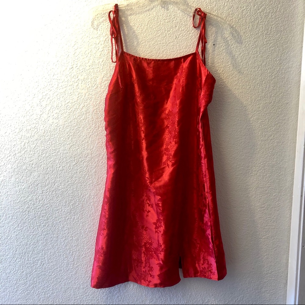 Red tie shoulder mini dress - Picture 5 of 9